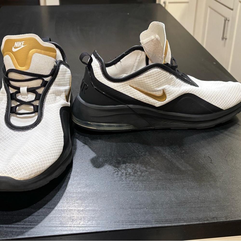 Nike Air Motion Max Size 15